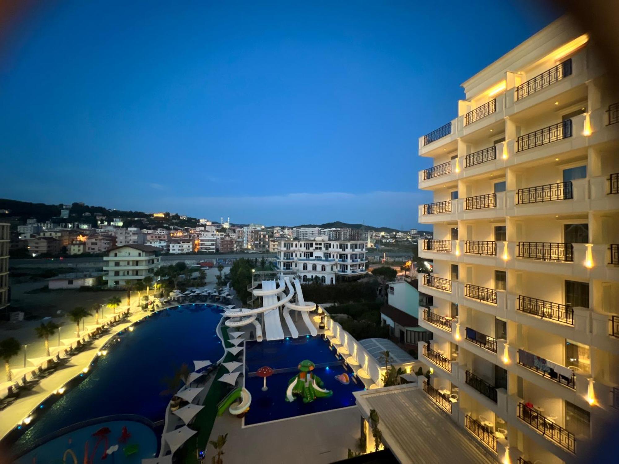 Coastline Luxury Apart Hotel Golem  Zewnętrze zdjęcie