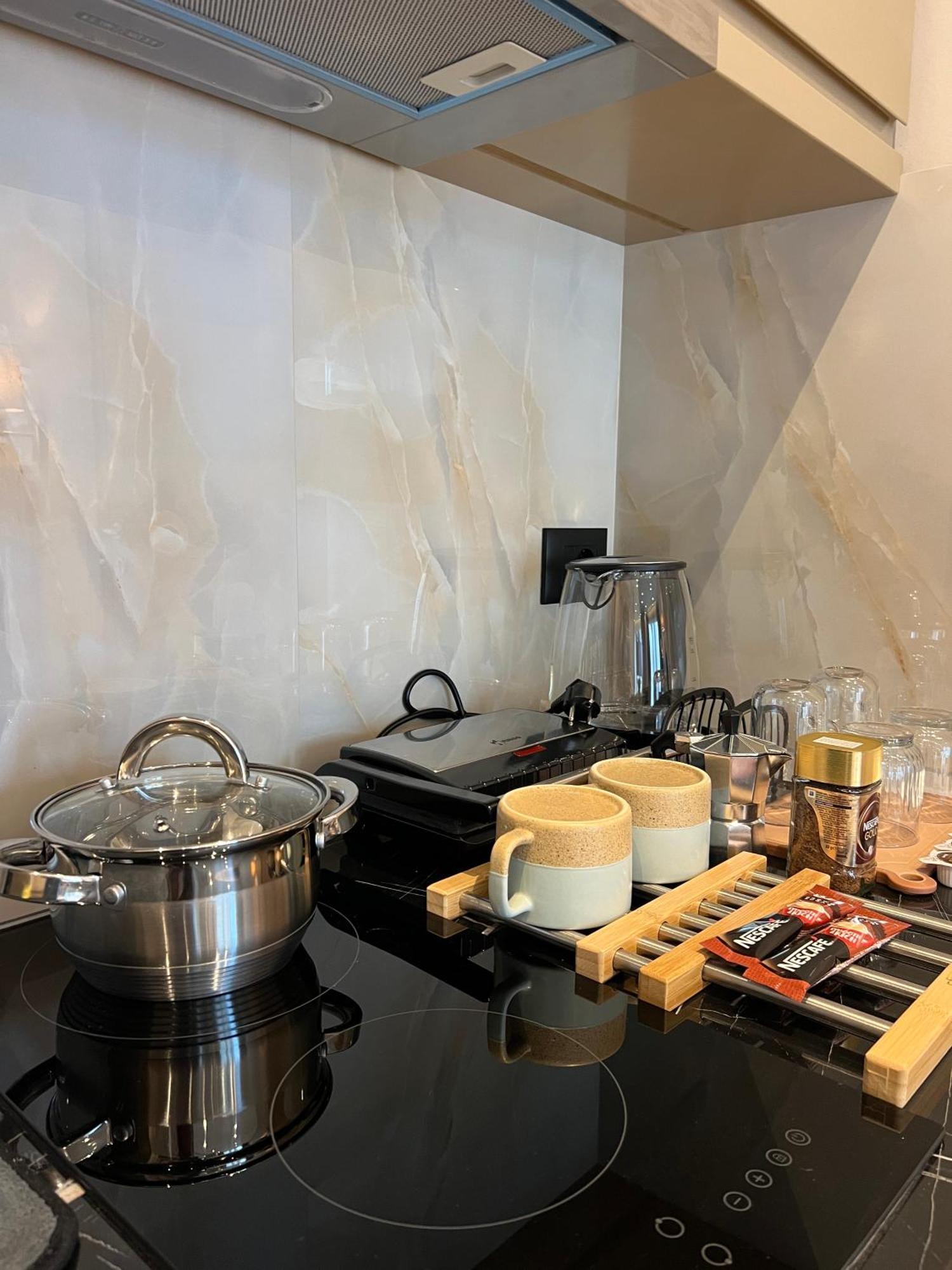 Coastline Luxury Apart Hotel Golem  Zewnętrze zdjęcie